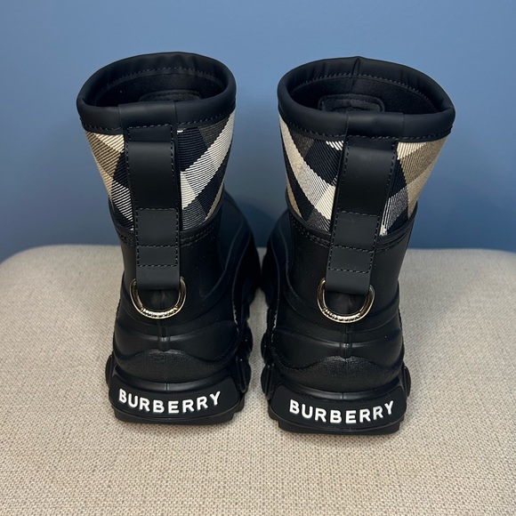 Burberry House Check Panel Rain Boots - Picture 8 of 9